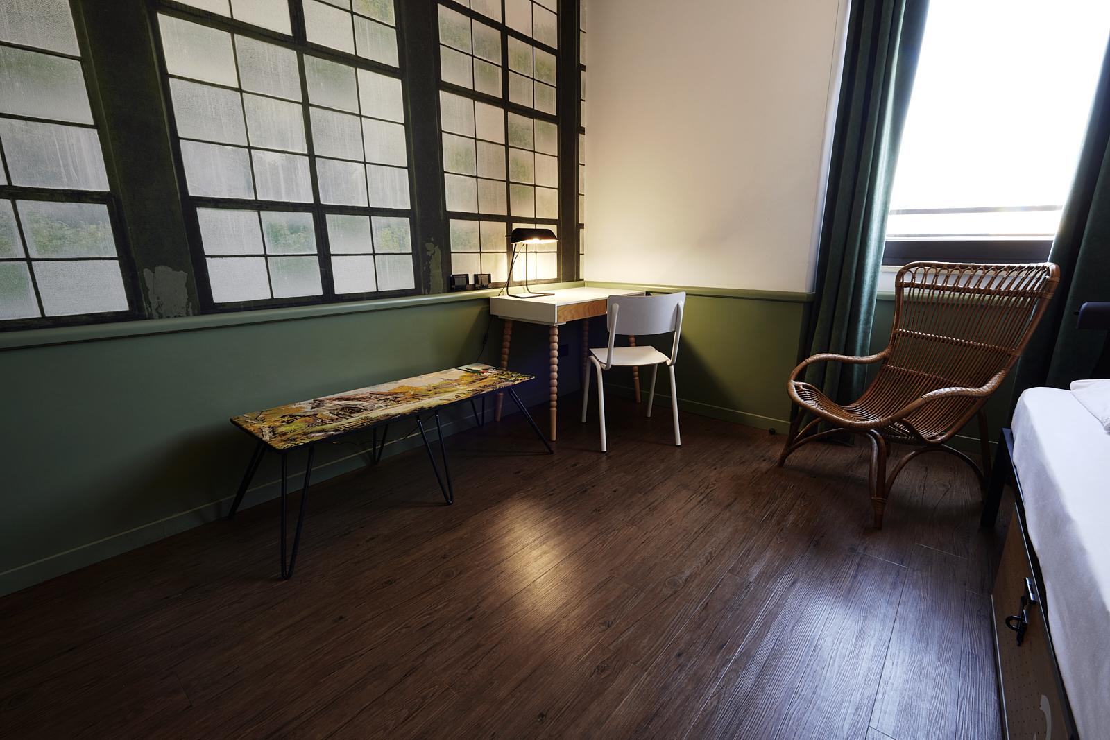 Hostel Generator Rom